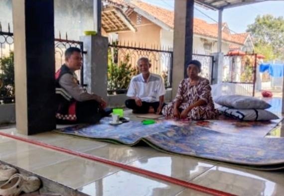 Upaya Kanit Sabhara Polsek Banyusari Melaksanakan Sosialisasikan Bahaya TPPO di Wilayah Binaan