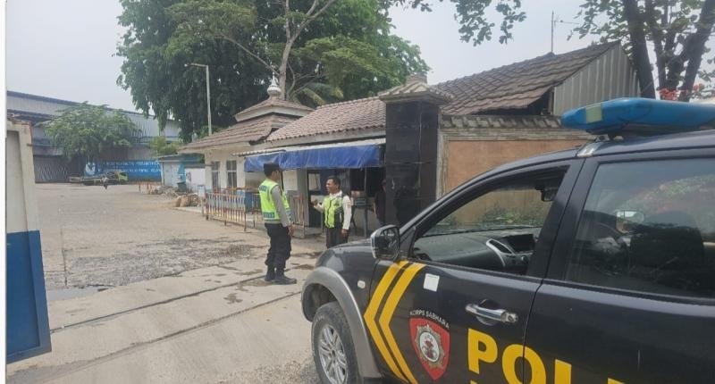 Polsek Pangkalan Laksanakan Patroli Prekat, Ingatkan Security Guna Jaga Kondusifitas di PT KPSS