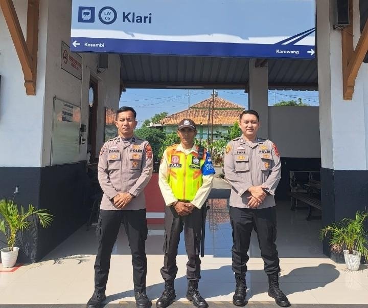 Polres Karawang Terjunkan 36 Personel Amankan Stasiun Klari Jelang Idul Fitri 1447 H