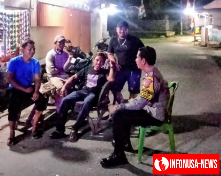 Pastikan Wilayah Aman, Polisi Klari Lakukan Patroli Malam Sambang Warga Saat Ronda Malam