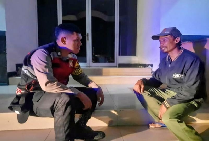 Bhabinkamtibmas Polsek Telagasari Gencar Lakukan Siskamling Bersama Warga Untuk Antisipasi Gukamtibmas