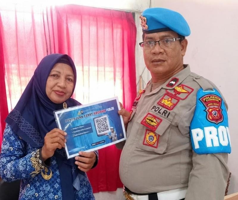 Cooling Syistem Polsek Banyusari Melaksanakan Giat Sosialisasi QR Barcode ke Masyarakat Pengaduan ke Divisi Propam Polri Bidpropam Polda Jabar