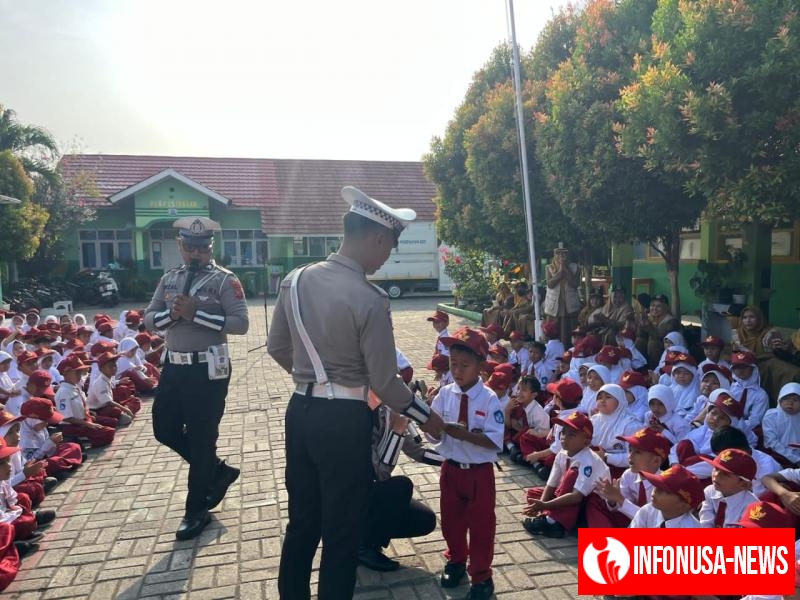 Ikuti Keseruan Unit Kamsel Satlantas Polres Karawang saat Laksanakan Police Goes to School di SDN Karawang Wetan 1