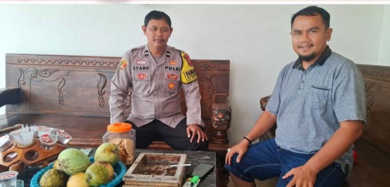 Sambang Tokoh Masyarakat, Bhabinkamtibmas Polsek Rengasdengklok Sampaikan Pesan Kamtibmas