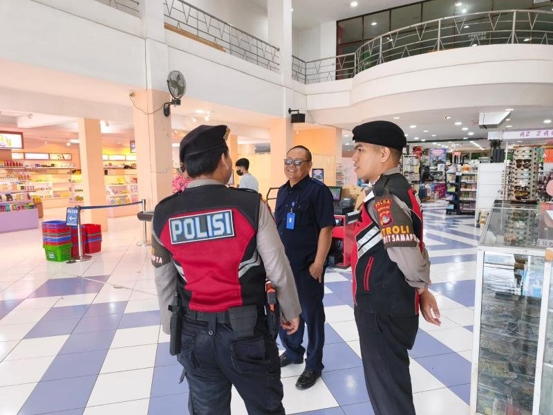 Patroli Kota Presisi Sambangi Pertokoan MGM, Polda NTB Perkuat Keamanan Kawasan Publik