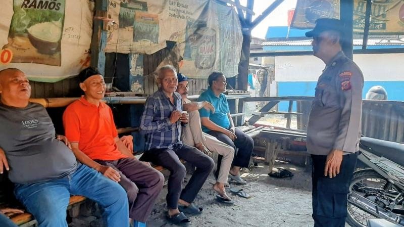 Panit Binmas Polsek Klari Berikan Imbauan Kamtibmas kepada Warga di Pangkalan Ojeg