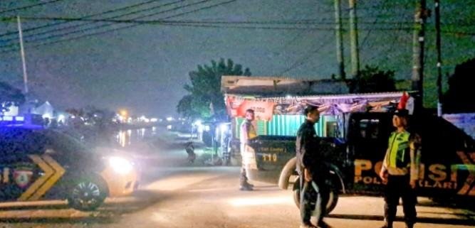 Malam Minggu, Polsek Klari Lakukan Patroli Antisipasi Tawuran, Sasar Jembatan Belendung