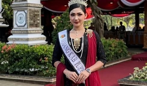Dari Arena Prestasi ke Panggung Pariwisata, Vera Novia Bawa Nama Purwakarta ke Grand Final Duta Pariwisata Jabar 2026

 