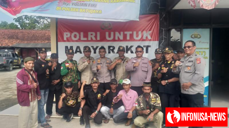 Kapolsek Batujaya Gelar Kegiatan Jumat Curhat bersama Tokoh Masyarakat dan Masyarakat Umum di Mapolsek Batujaya