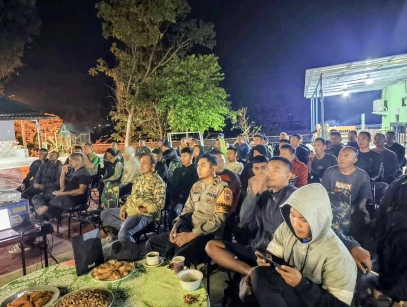 Personil Polsek Tegalwaru Ikuti Nobar Semi Final Inggris VS Argentina Bareng Danmenlatpur Kostrad Sanggabuana dan Jajarannya