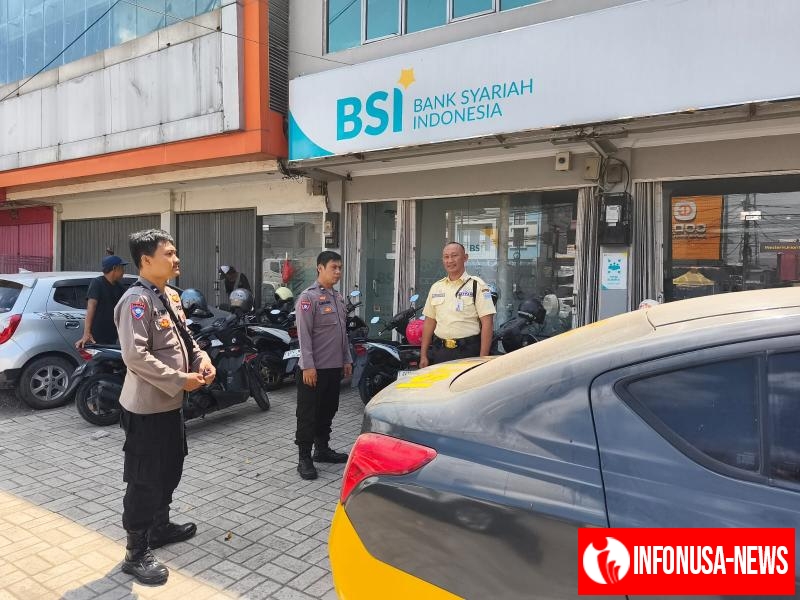 Pantau Perbankan (BSI),Patroli Sore Polsek Cikampek Pesan Kantibmas Security