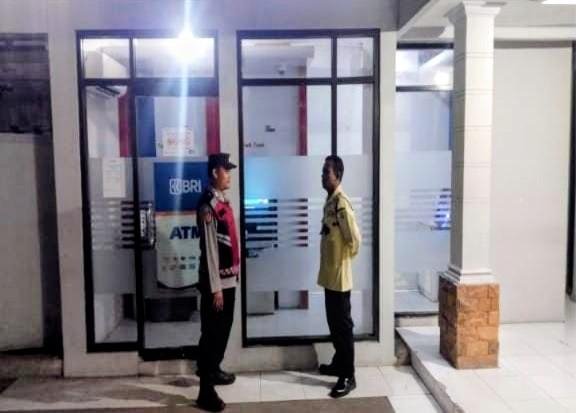 Giat Kunjungi BRI Gempol Patroli Prekat Polsek Banyusari di Malam Hari