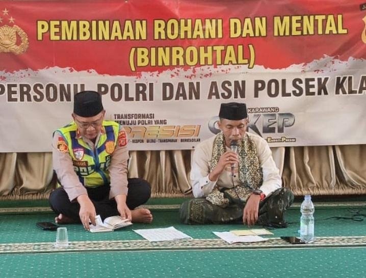 Polsek Klari Gelar Binrohtal, Tingkatkan Keimanan dan Integritas Personel