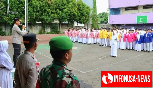 Kapolres Metro Depok, Kombes Pol Abdul Waras Hadiri Upacara Bendera di SMK 2 Perintis Depok, Kapolres Sampaikan Pesan Pembinaan Karakter