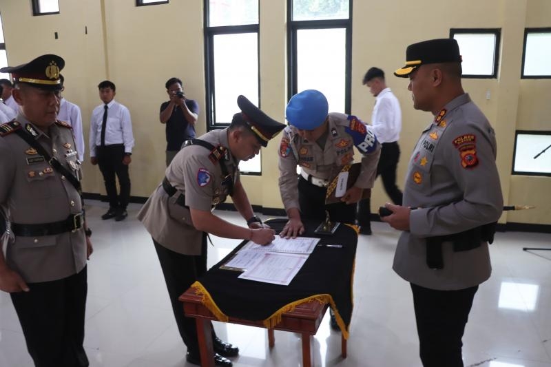 Kapolres Subang Pimpin Upacara Sertijab Kasat Lantas, Perkuat Pelayanan dan Kinerja Lalu Lintas