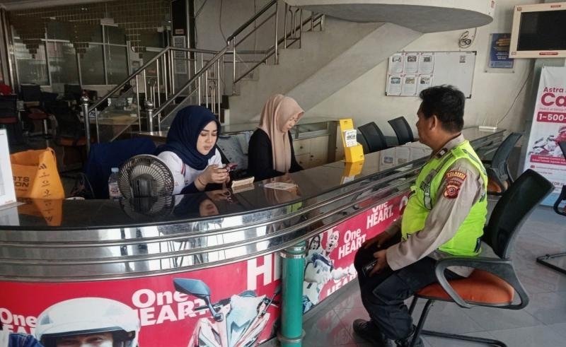 Bhabinkamtibmas Telagasari Ingatkan Warga Bahaya TPPO