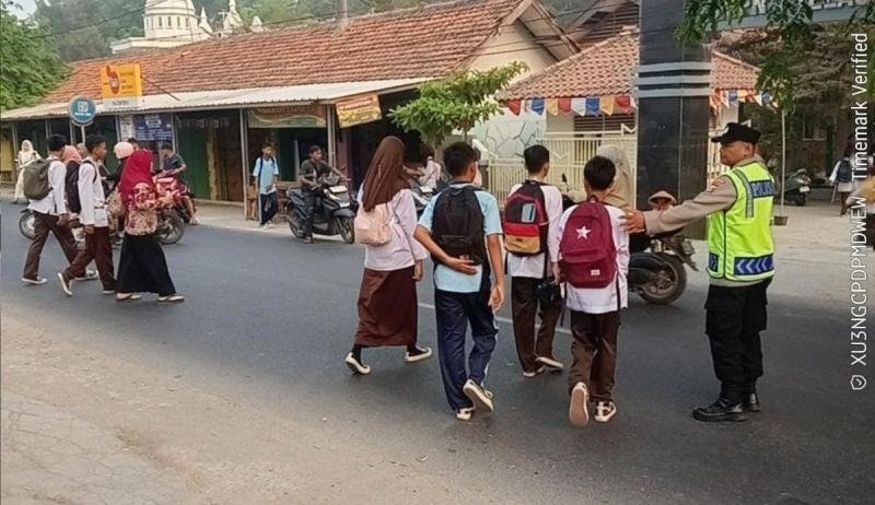 Polsek Telagasari Sigap Laksanakan Sapa Pagi, Wujudkan Kondusivitas Lingkungan