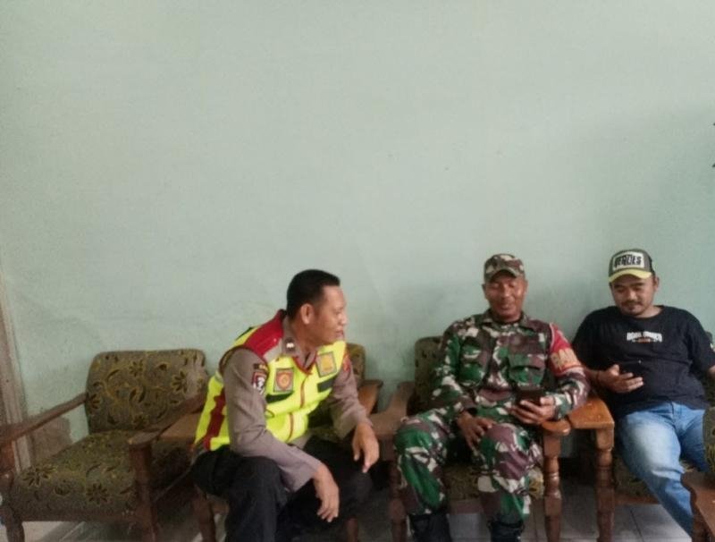 Sinergitas TNI POLRI Dalam Rangka Meningkatkan Keamanan Di Wilayah Kecamatan Pedes karawang