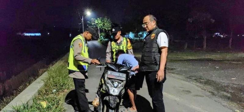 Anggota Polsek Banyusari Gencar Tertibkan Knalpot Brong