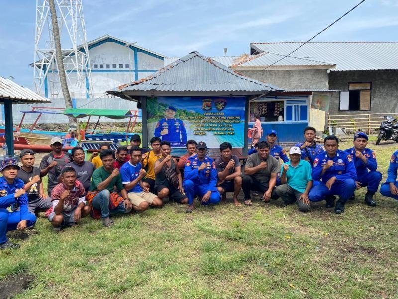 Kapal Polisi XXI 2014 Dit Polairud Polda NTB Laksanakan Sosialisasi Anti Penangkapan Ikan Merusak Ekosistem