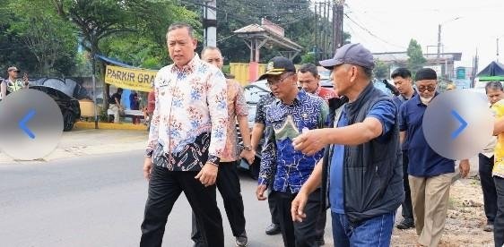 Turun Pagi Demi Warga, Wali Kota Bekasi Pastikan Saluran Air Cimuning Segera Dibenahi