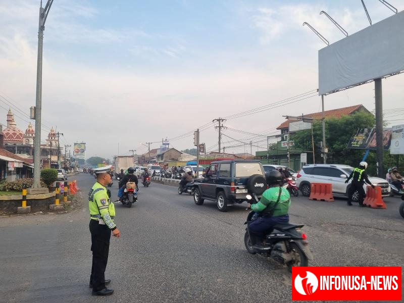 Potret Rutinitas Polantas di Karawang, Jaga Ketertiban hingga Kelancaran di Jalan Raya