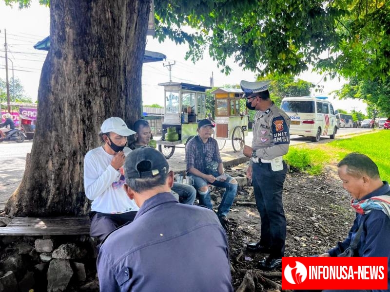 Polantas Menyapa, Sosialisasi Kamseltibcarlantas dan Tertib Lalu Lintas Kepada Warga Karawang