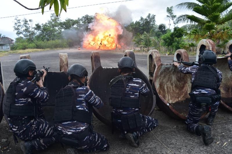 TNI AL GELAR LATIHAN ANTI AKSES DAN ANTI AMFIBI, SEKALIGUS PAMERKAN TANGKAPAN TIMAH DAN LOGAM TANAH JARANG SENILAI RP 173,6 MILYAR