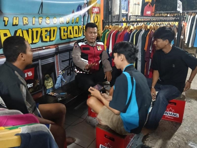 Bhabinkamtibmas Polsek Telagasari Lakukan Penyuluhan, Antisipasi Kenakalan Remaja di Desa Binaan