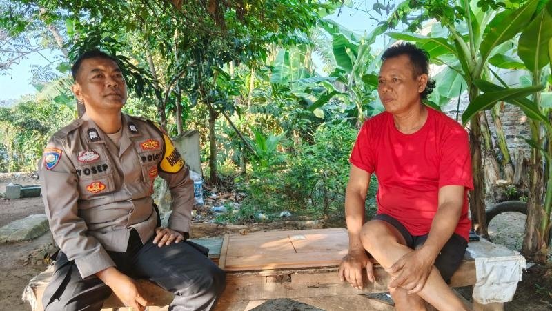 Bhabinkamtibmas Polsek Telagasari Sambangi Warga dan Himbau Warga Waspada TPPO