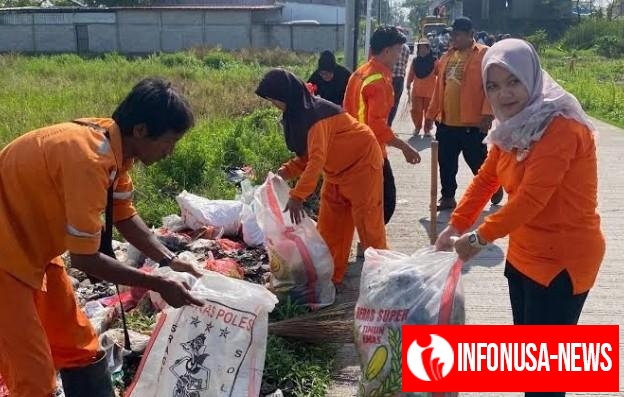 Petugas DLH Kabupaten Bekasi Ajak Masyarakat Kurangi Sampah Saat Perayaan Nataru 2026