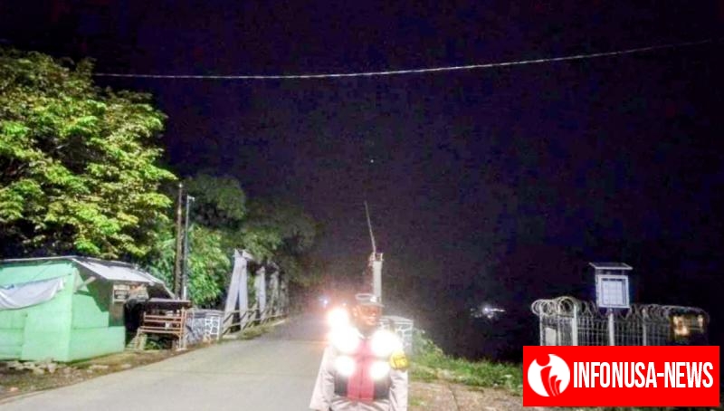 Brigadir Alpian Budi K, Anggota Polisi Prekat Polsek Banyusari Giat Patroli Jalan Raya Antisipasi Kejahatan