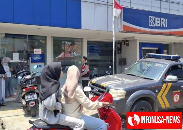 Petugas Parkir Bank BRI Loji Diingatkan Waspada Oleh Personil Polsek Tegalwaru Pada Patroli Siang