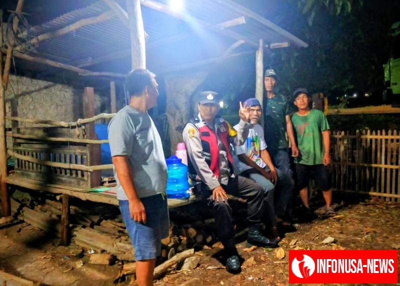 Anggota Polsek Batujaya Sambangi Masyarakat Desa Telukbango guna melaksanakan Giat Ngawangkong