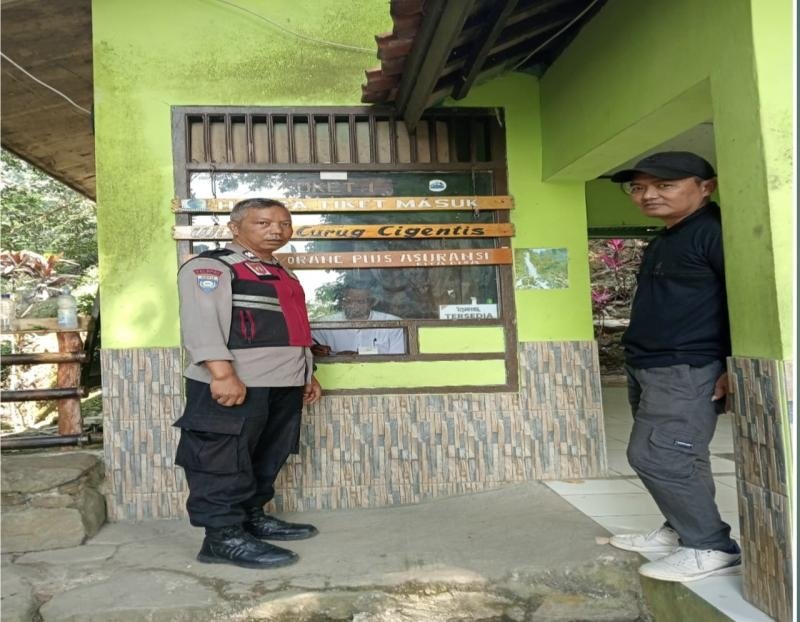 Personil Polsek Tegalwaru Patroli Siang Monitoring Curug Cigeuntis Antisipasi C3 dan Pastikan Aman