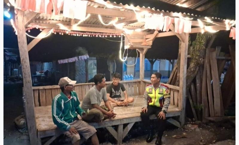 Bhabinkamtibmas Polsek Pangkalan Imbau Warga Desa Mulangsari Guna Intensifkan Ronda Malam Lingkungan
