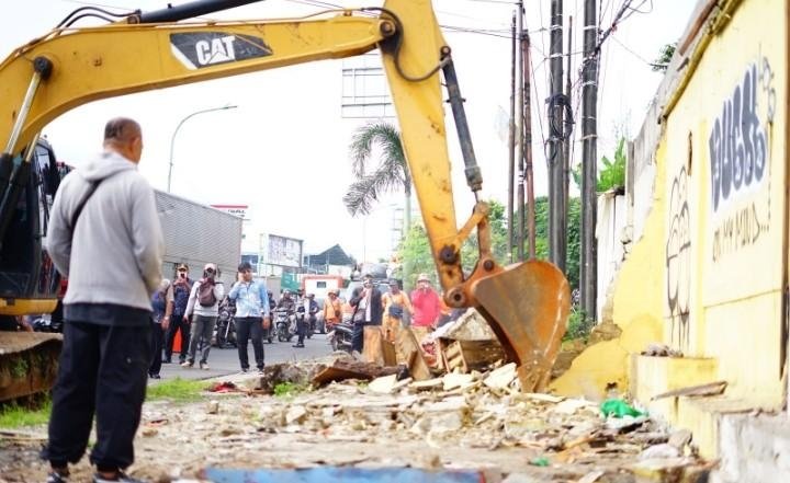Demi Kelancaran Flyover Bulak Kapal, Pemkot Bekasi Tertibkan 9 Bangunan di Margahayu