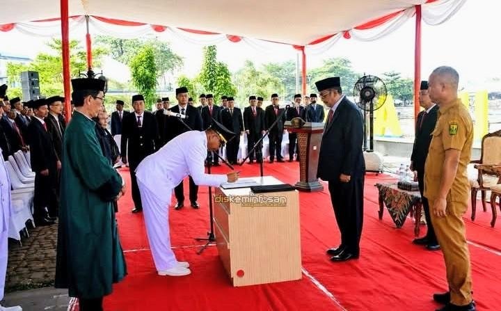 327 Pejabat Sukabumi Dilantik, Bupati Asep Japar Tekankan Integritas dan Pelayanan Publik 