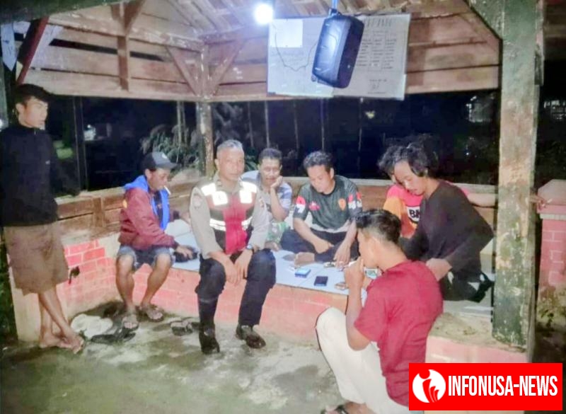 Bhabinkamtibmas Sambang Warga di Pos ronda Cilalay Ajak Peduli dan Bersama Jaga Kamtibmas