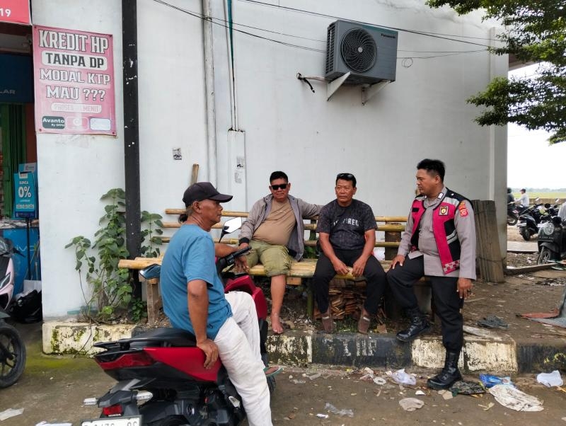 Anggota Polsek Batujaya ajak Masyarakat Ciptakan Kamtibmas di Bulan Suci Ramadhan