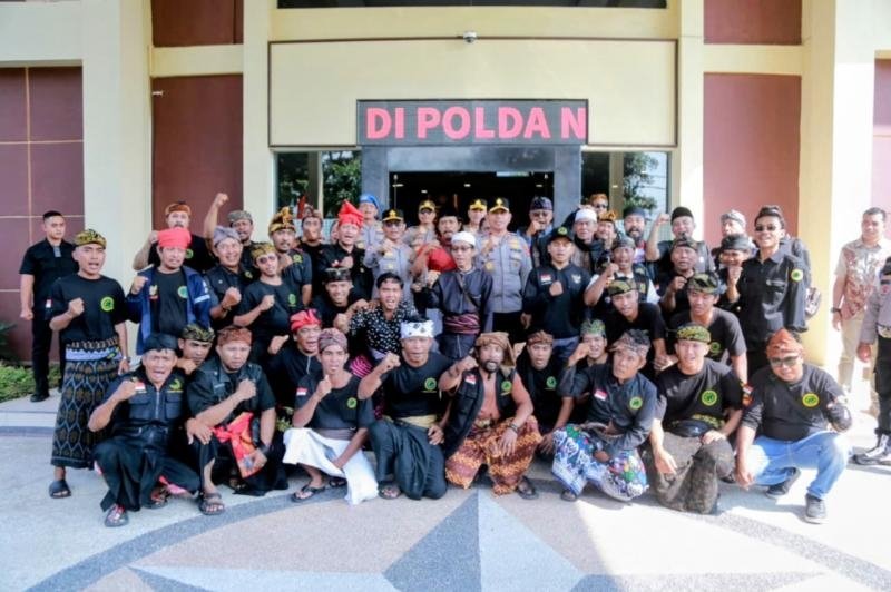 Kapolda NTB Terima Silaturahmi LASKAR SASAK, Perkuat Sinergi Jaga Stabilitas Kamtibmas