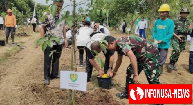 Aksi Penghijauan, Dandim 0604/Karawang Lakukan Penanaman 250 Pohon Produktif di Walahar