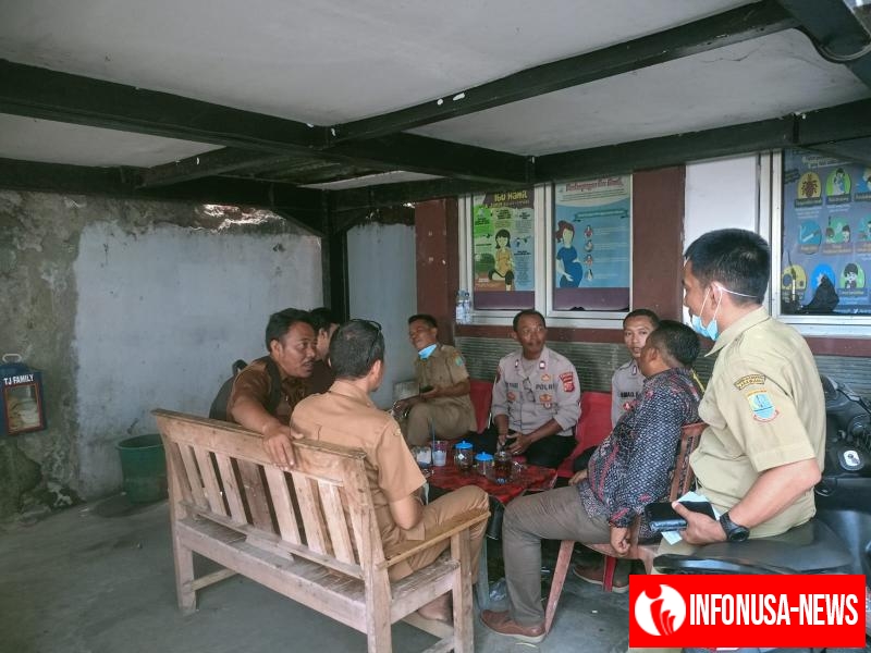 Anggota Polsek Batujaya laksanakan Patroli Dialogis dan Sambangi Masyarakat