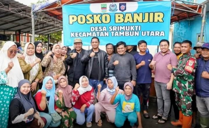 Ratusan Warga Srimukti dan Sriamur Terpaksa Mengungsi, Plt. Bupati Bekasi Tinjau Langsung Penanganan Banjir