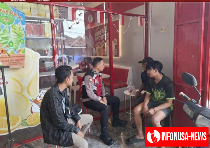 Patroli Siang Personil Polsek Tegalwaru Sambang Warga Dialog Secara Humanis Ajak Waspada