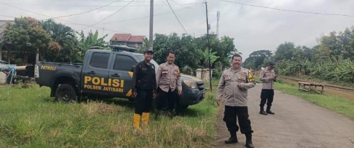 Laksanakan Giat Patroli Siang Hari, Kapolsek Jatisari Pimpin Kegiatan Guna Jaga Situasi Kamtibmas Aman Kondusif