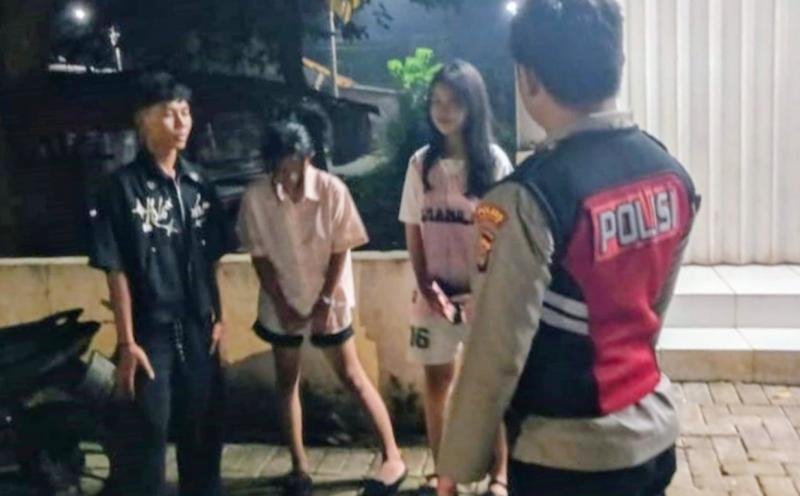 Tak Kenal Lelah Personel Polsek Lemahabang Imbau Remaja Hindari Peredaran Dan Penyalahgunaan Obat Terlarang