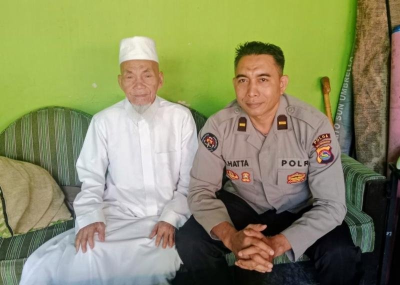 Datangi Toga dan Toma, Personel Polda NTB Ingatkan Pentingnya Kolaborasi Jaga Keamanan