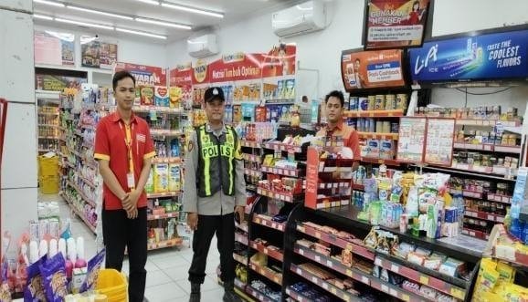 Optimalkan Giat Patroli Perekat Supermarket Alfamart Gempol Guna Antisipasi Kejahatan
