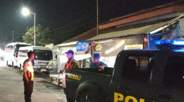 Patroli Dinihari Polsek Jatisari Sambangi SPBU Balonggandu, Antisipasi Gangguan Kamtibmas